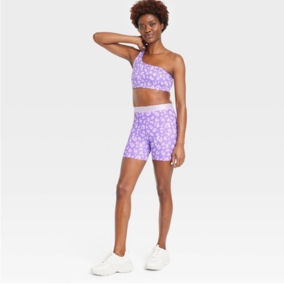 Women's Light Support Brushed
Sculpt Asymmetrical Sports Bra - All in Motion - Picture 2 of 6